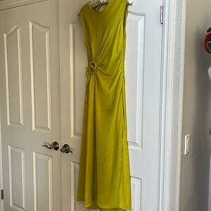 NWT House of Harlow size small maxi dress with cap sleeve and side slit